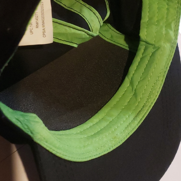 Black and green Minecraft hat size OSFA - Picture 4 of 9